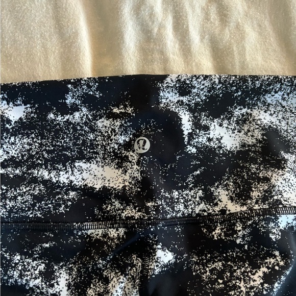 Lululemon leggings - Picture 2 of 5
